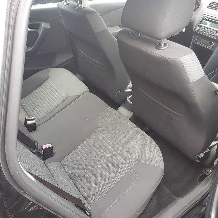 Inchirieri auto - Inchiriez *masina economica diesel* compacta de oras