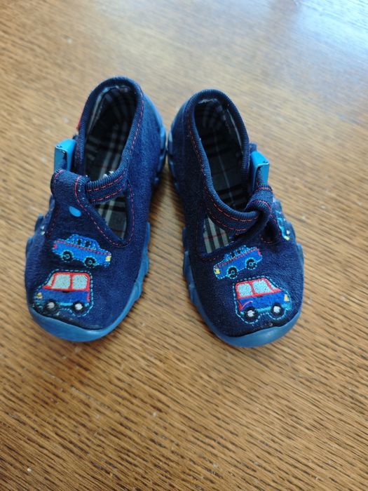 Детски пантофи за момче
