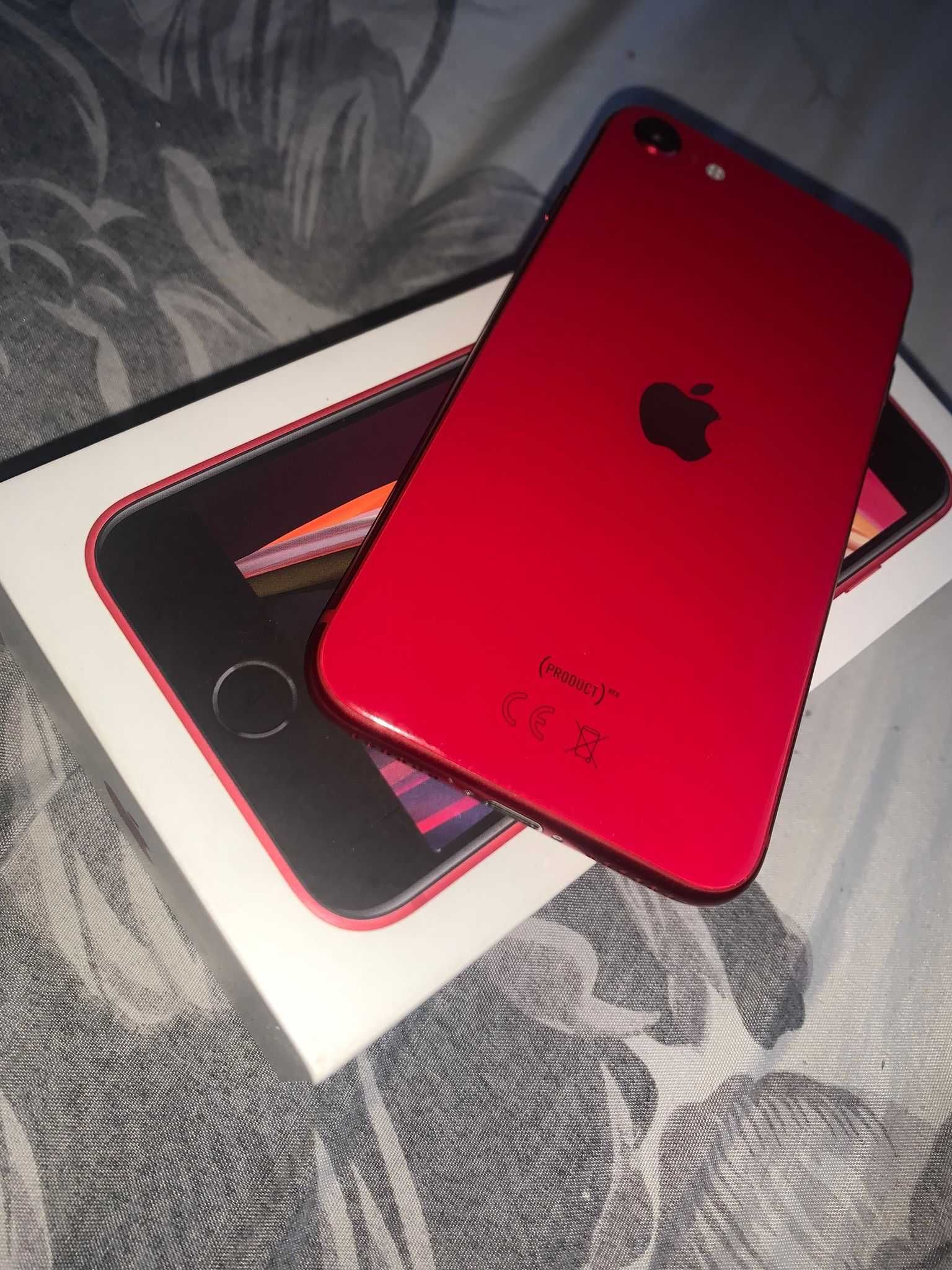 Iphone SE 2020 Червен цвят