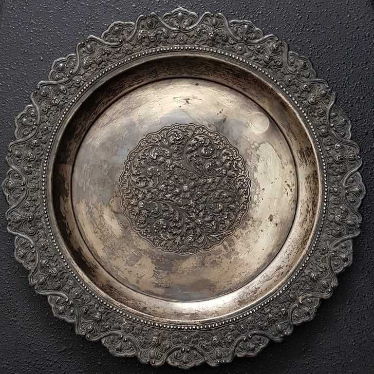 Продавам азиатска сребърна чиния от края на 19 век