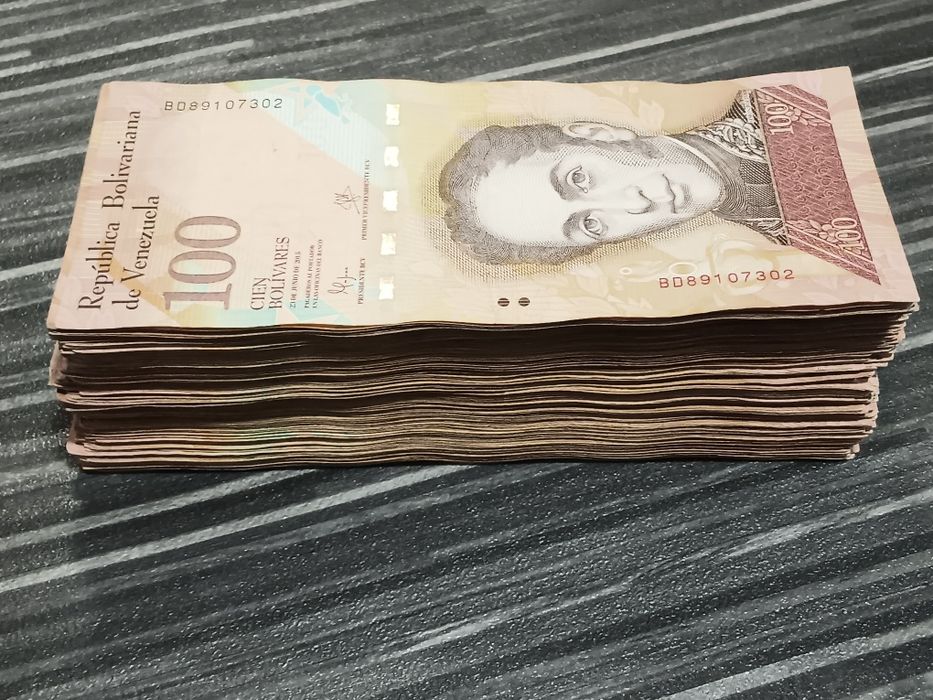 Bancnote 100 Bolivares -lot  250buc
