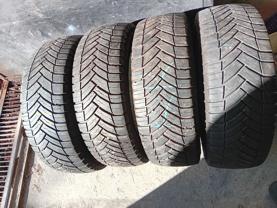 4бр.всесезонни гуми Michelin 215 65 16C dot0221