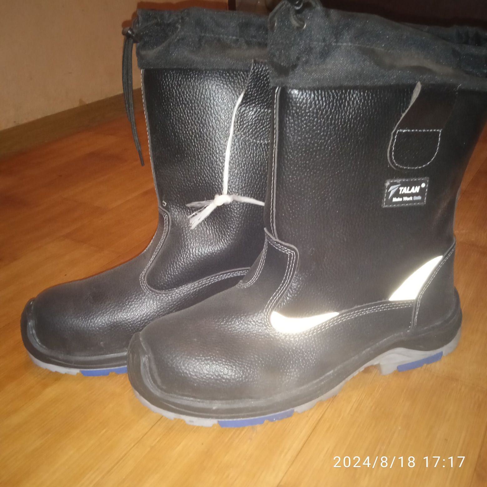 Зимние теплые сапоги.хорошего качества
