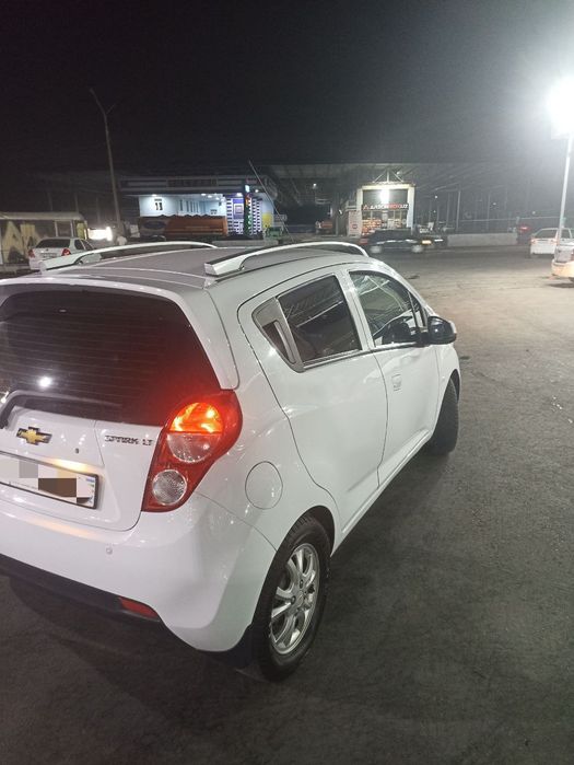 Продаю Шевроле Спарк 2021 евро езжу с салона