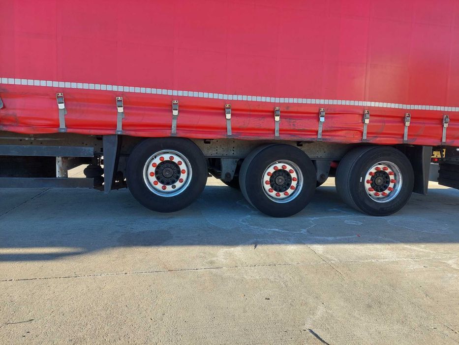 Cap tractor plus semiremorca