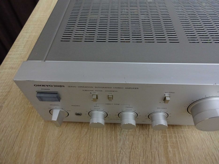 Amplificator Onkyo 2x90W