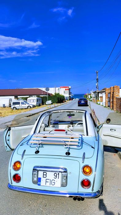 Nissan Figaro pentru evenimente - masina retro