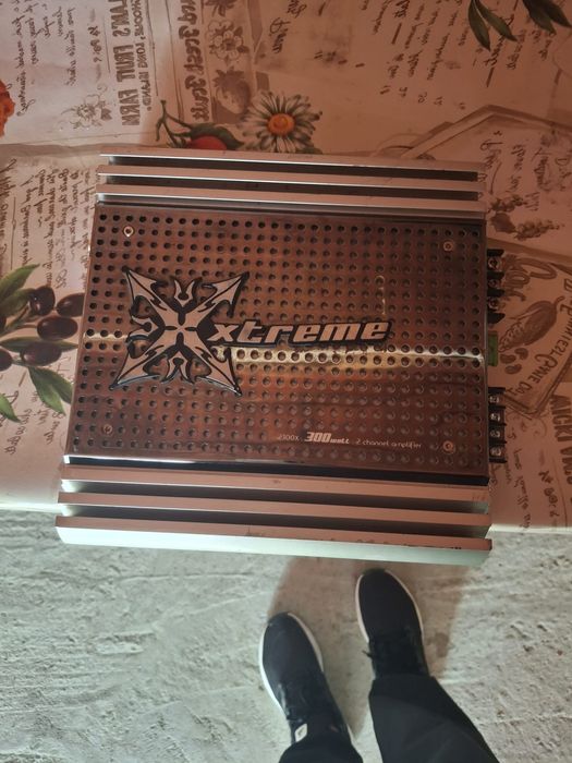 Stație Auto Xtreme 300W Cu 2 canale, functioneaza impecabil