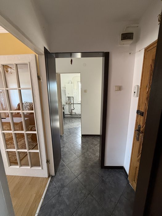 Apartament 3 camere 3/4 Vălenii de Munte