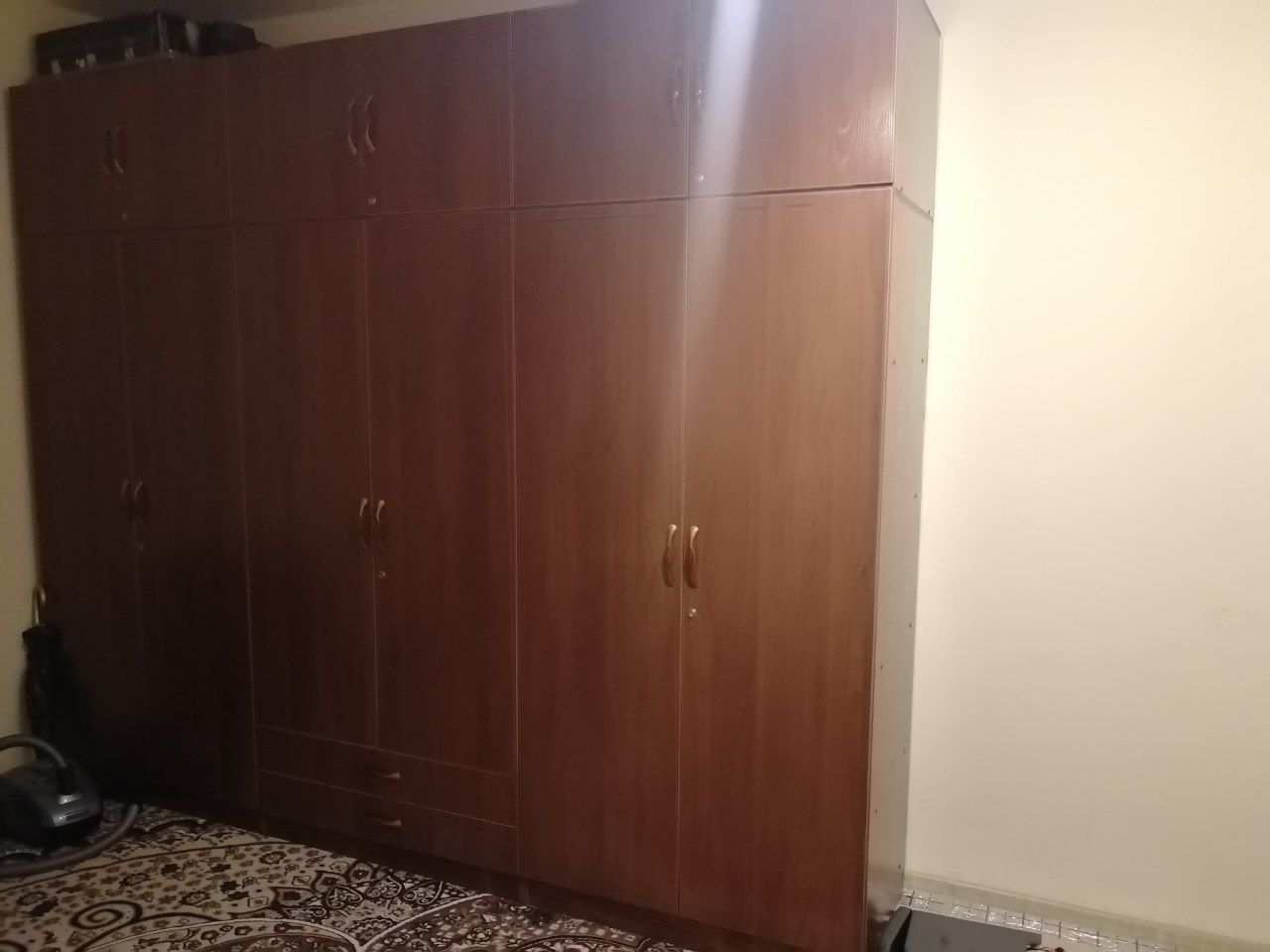 Срочно продам шкаф.