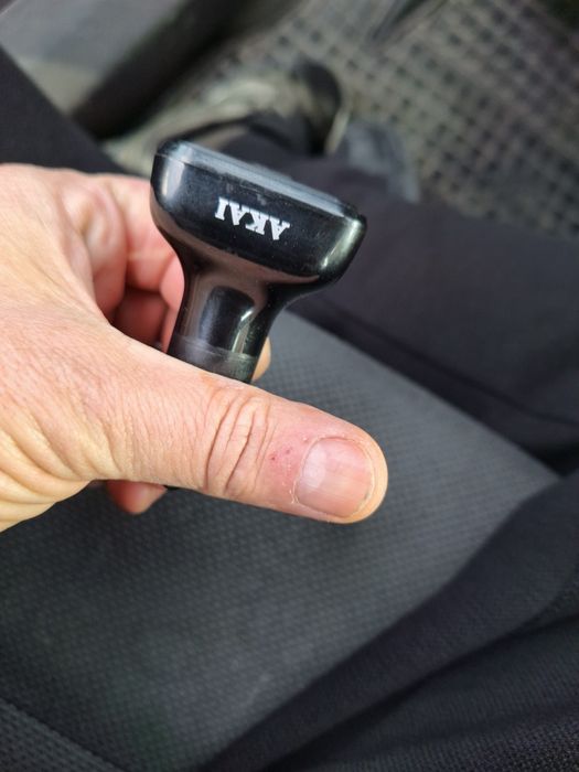 Modulator fm  auto Akai.