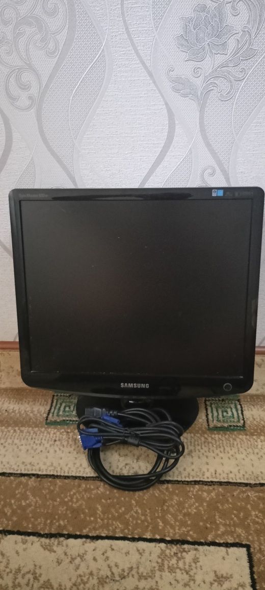 Монитор Samsung 19".