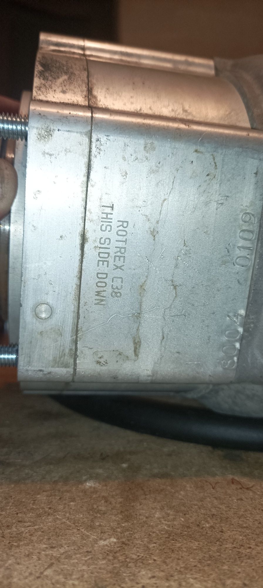 Компресор суперчарджър Rotrex c38-71