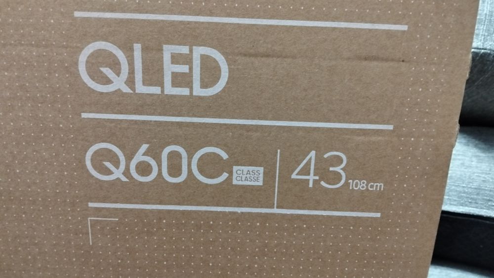 Televizor Samsung QLED Q60C 108cm