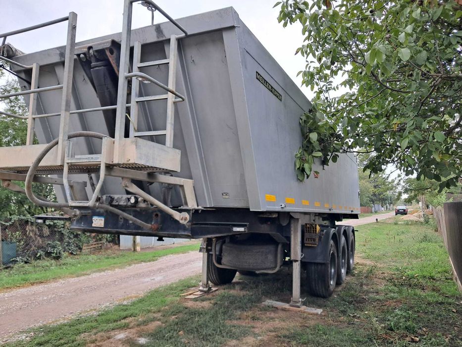 Semiremorca de vanzare sau schimb cu Audi A4 B8