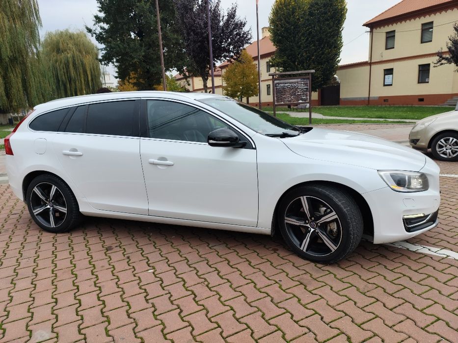 Volvo V60 Plug in hybrid D6 ,an 2013, 256000 km reali,