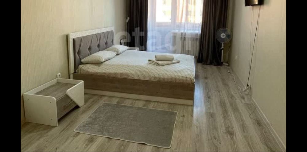 Продам кровать с тумбами