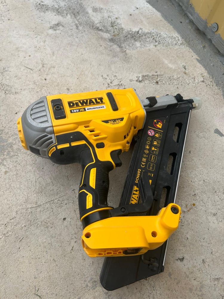 Pistol Cuie Dewalt