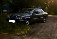 Продам Мерседес W124.