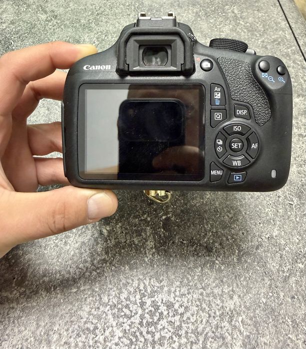 Canon EOS 1200D