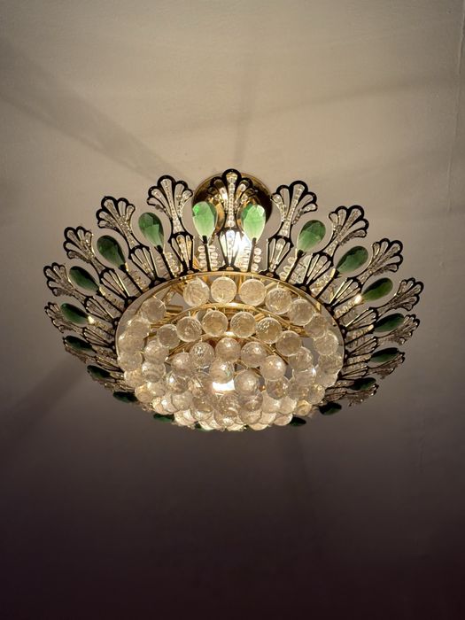 Продам люстру , разные