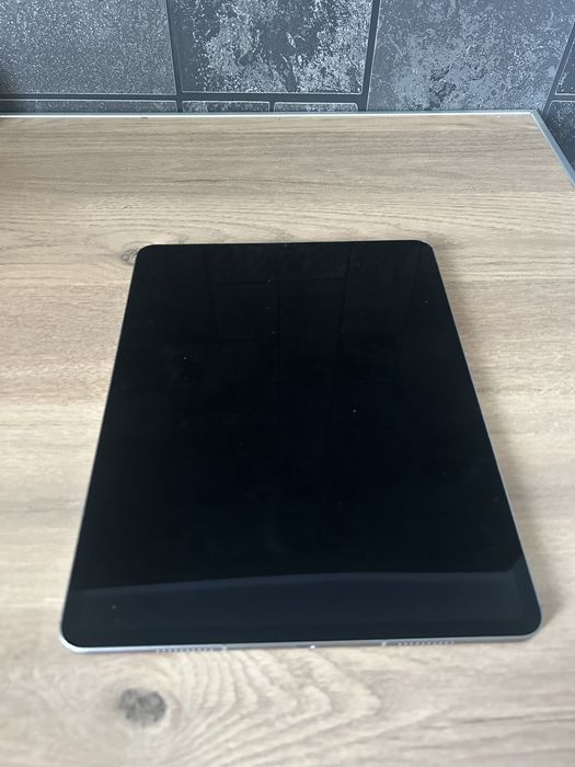 Ipad pro 12.9 6th gen M2 256 gb wi fi + cellular