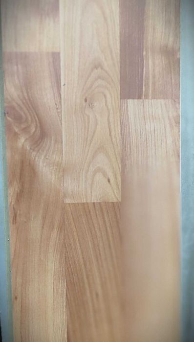 Ламинат недорого цена за все  150 т.с!!!