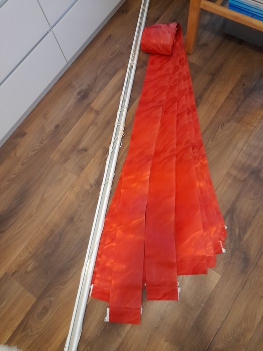 Zaluzele verticale roși