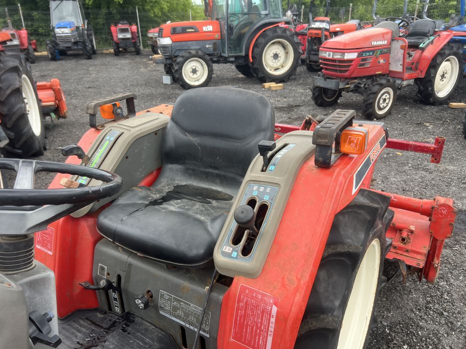 Tractoras tractor yanmar F7