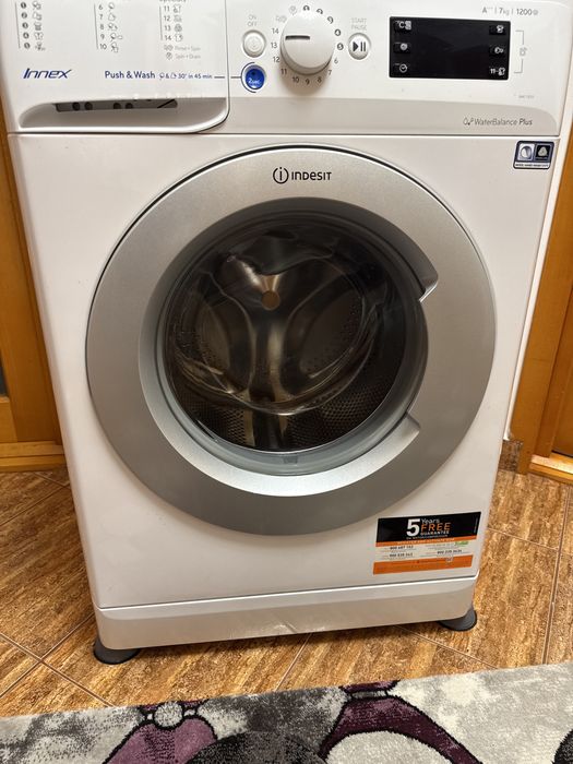 Vand masina de spalat indesit clasa A+++ Masina are capacitatea de