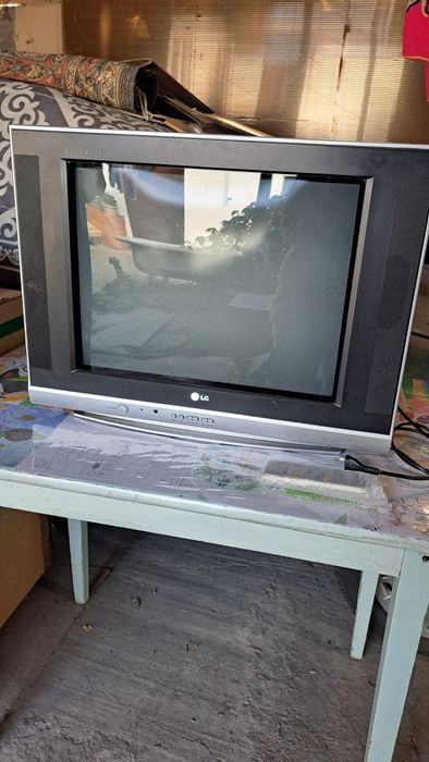 Продам телевизор LG