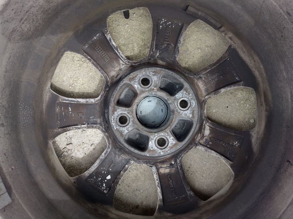 Jante aliaj R15 cu anvelope vara 185/60/R15