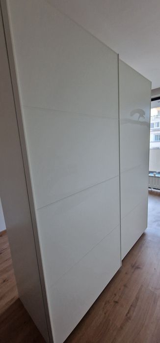 Спалня с матрак и гардероб