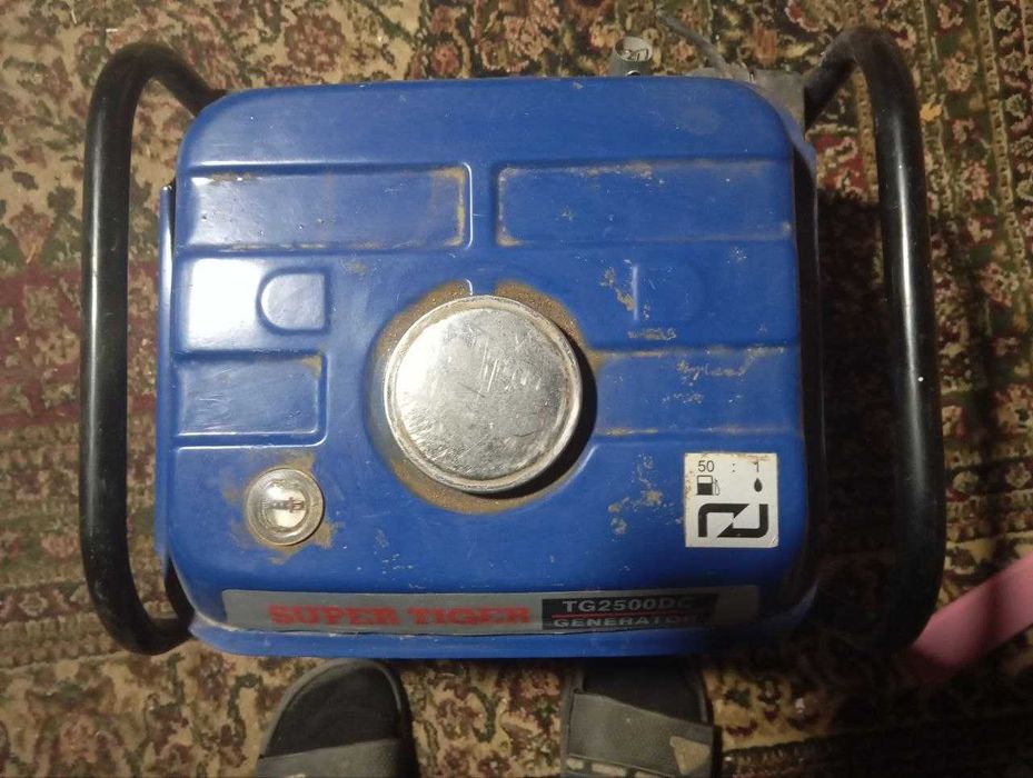 генератор тока маленький  б/у