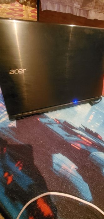 Acer aspire v5  intel core i5-4200U gt 750m 4gb vram 8gb ddr 3 win 10