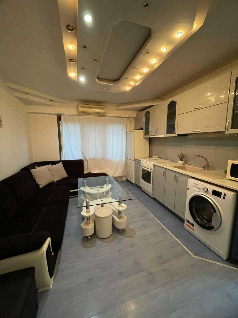 Продава се Тристаен апартамент в Търговище, Боровец - 75 кв.м за 1088 €/кв.м - Снимка #2