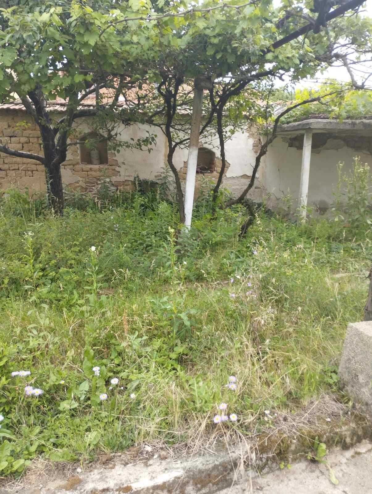 Продавам къща на село