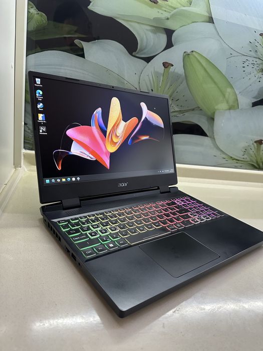 Acer Nitro геймърски лаптоп!!