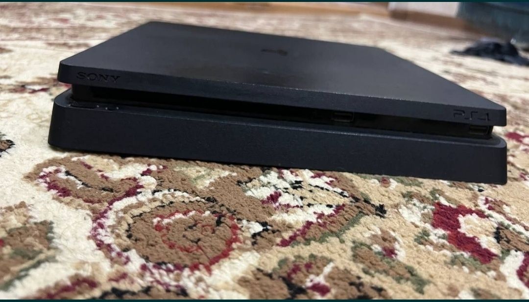 PlayStation 4 slim