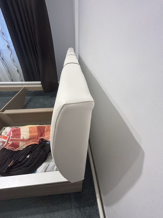 Pat tapițat alb 160/200