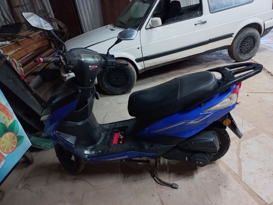 Скутер м12 продам