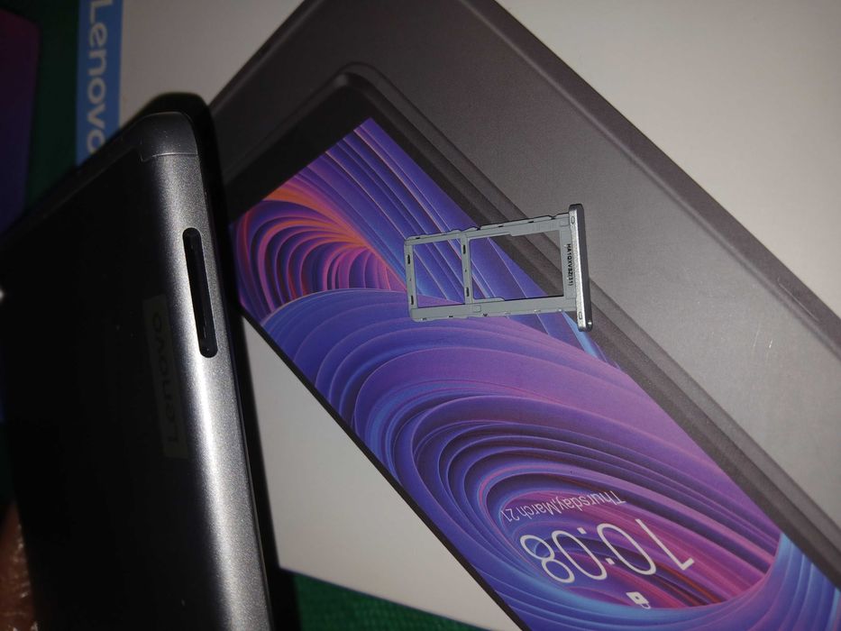 Tableta Lenovo Tab M8 HD , Quad-Core, 8", 2GB RAM, 16GB, SIM+SD card