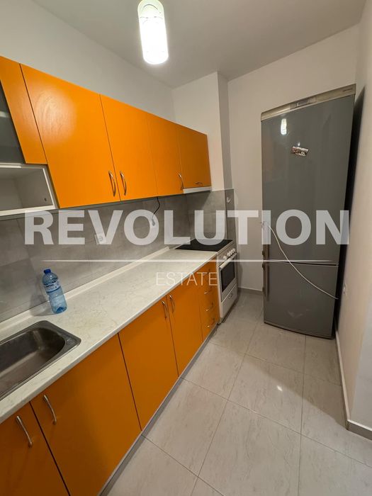 Дава се под наем Тристаен апартамент в Пловдив, Център - 90 кв.м за 350 € - Снимка #1