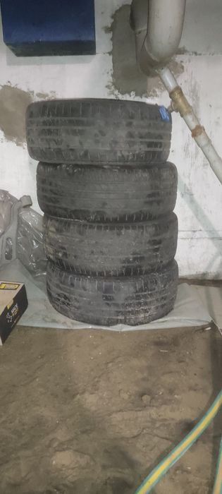 Продам 225/50/17 б/у 4000т