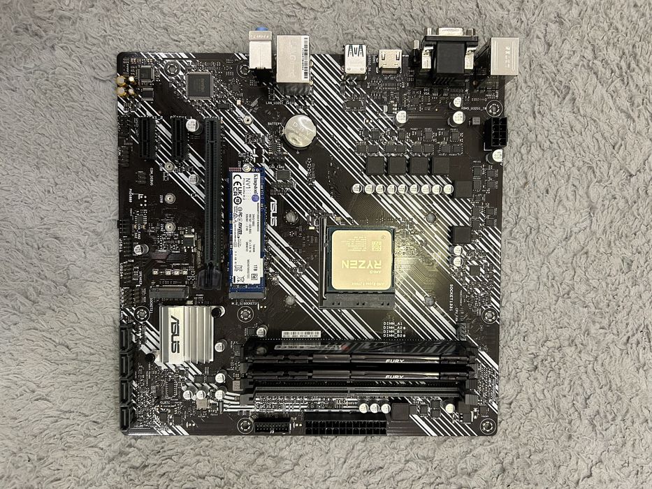 Procesor AMD Ryzen 9 3900 XT + Asus b450 + 16 GB ddr4  + ssd 1 TB