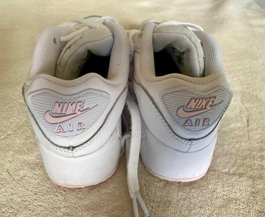 Маратонки Air Jordan Retro Air Force 1 Air Max 270 Air Max SC adidas