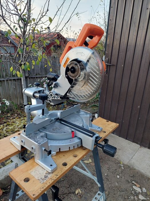 Circular de banc cu sina ATIKA  pentru lemn si  STAYER.