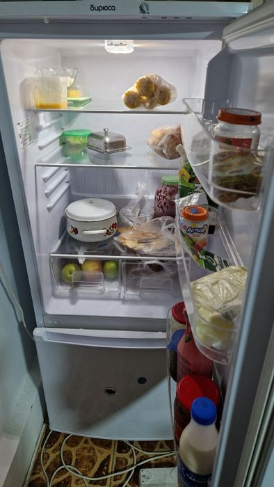 Б/у холодильник в отличном состояний