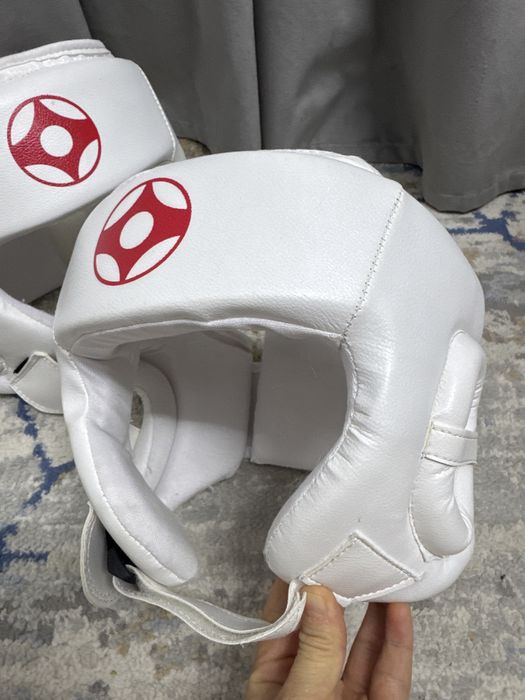 Шлемы для карате возраст от 4-9 лет.