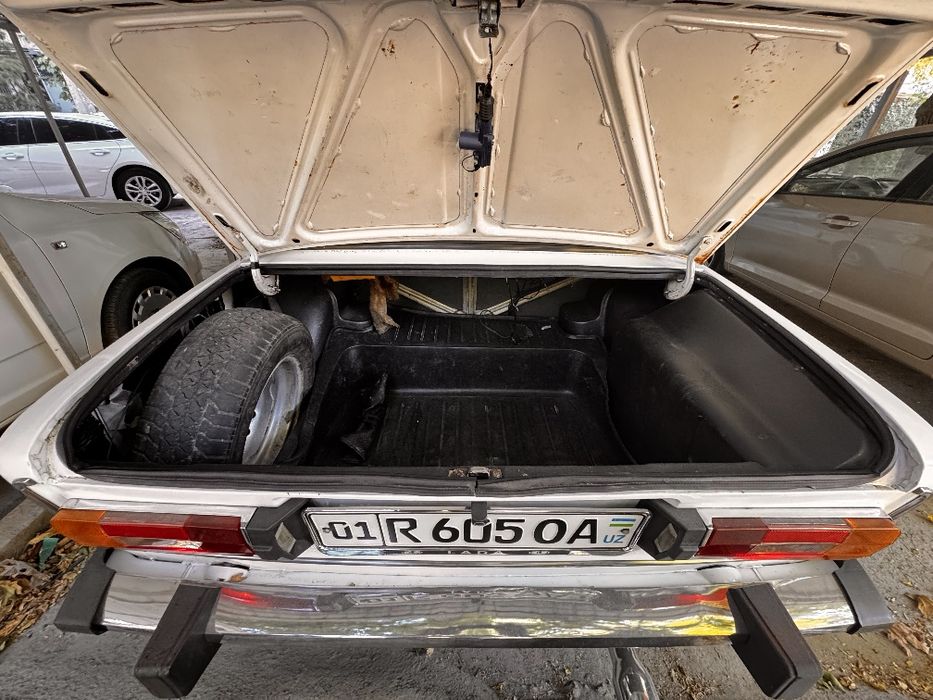 Жигули ВАЗ-2106  ( LADA )